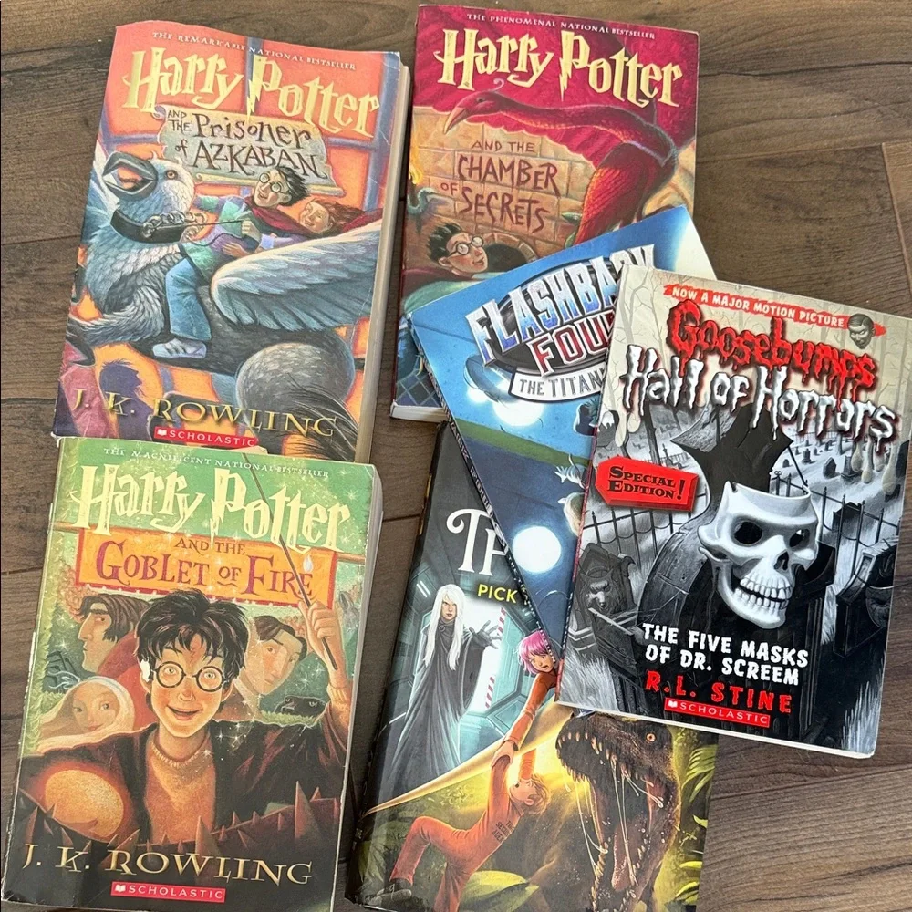Book bundle - Picture 1 of 1